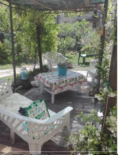 Bed and Breakfast Labarchettaok Кастельнуово-ді-Гарфаньяна Екстер'єр фото